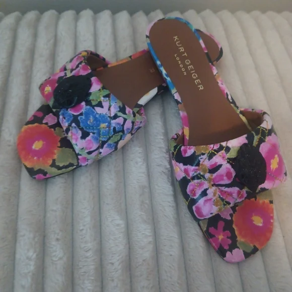 Kurt Geiger Bag and Accessories Set Size 8, 100 % Authentic, Like New Condition - Picture 2 of 5